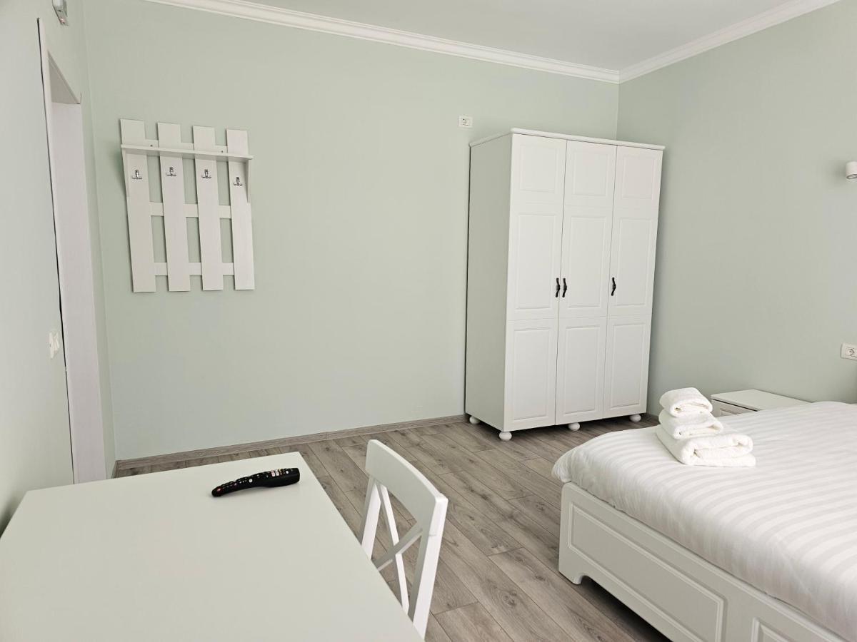 Bed and Breakfast Colt De Rai Hirtoape Экстерьер фото