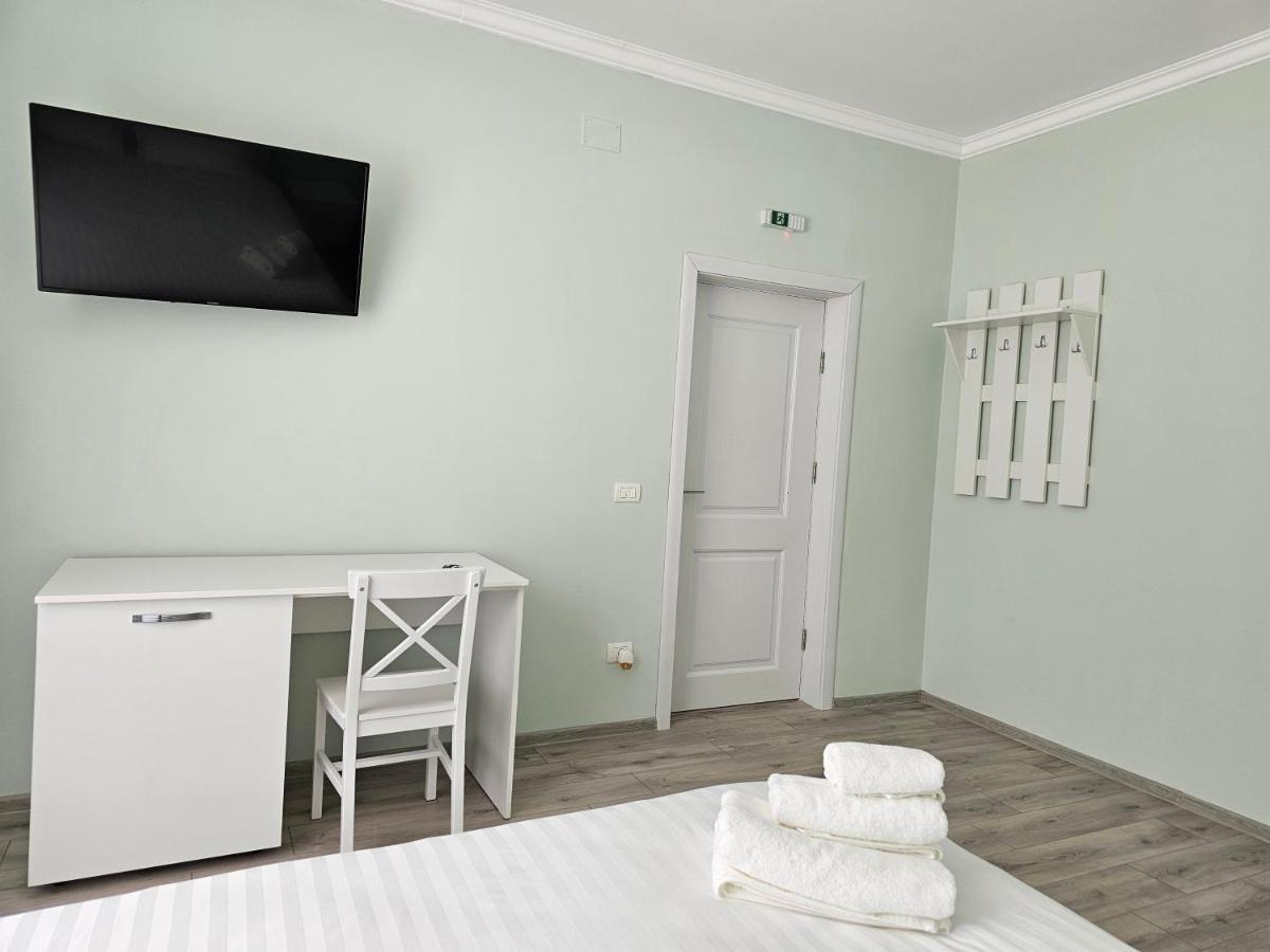 Bed and Breakfast Colt De Rai Hirtoape Экстерьер фото
