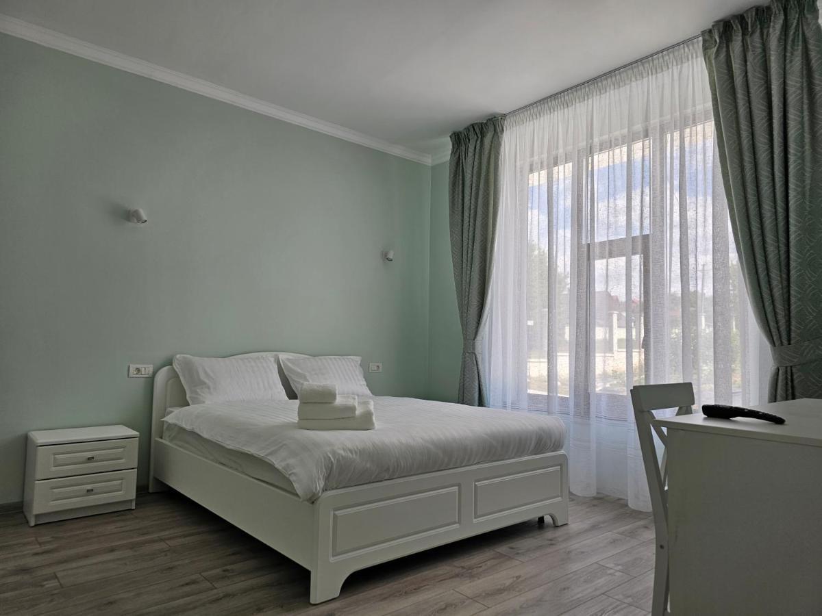Bed and Breakfast Colt De Rai Hirtoape Экстерьер фото