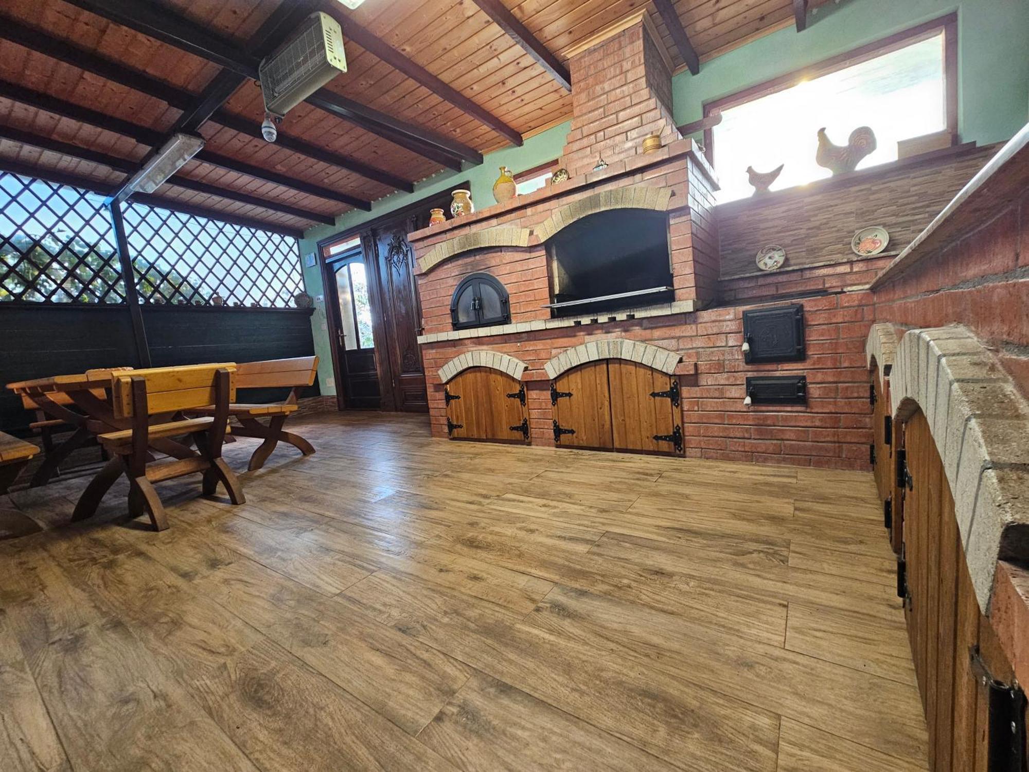Bed and Breakfast Colt De Rai Hirtoape Экстерьер фото